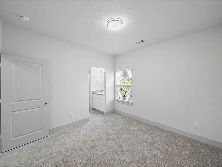 7242 Saint Augustine St #B — Photo 14
