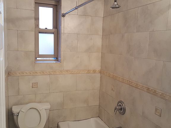 4th image of 4855 43rd St APT 6H