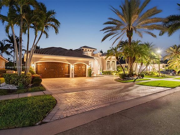 2nd image of 10985 Canary Island Ct