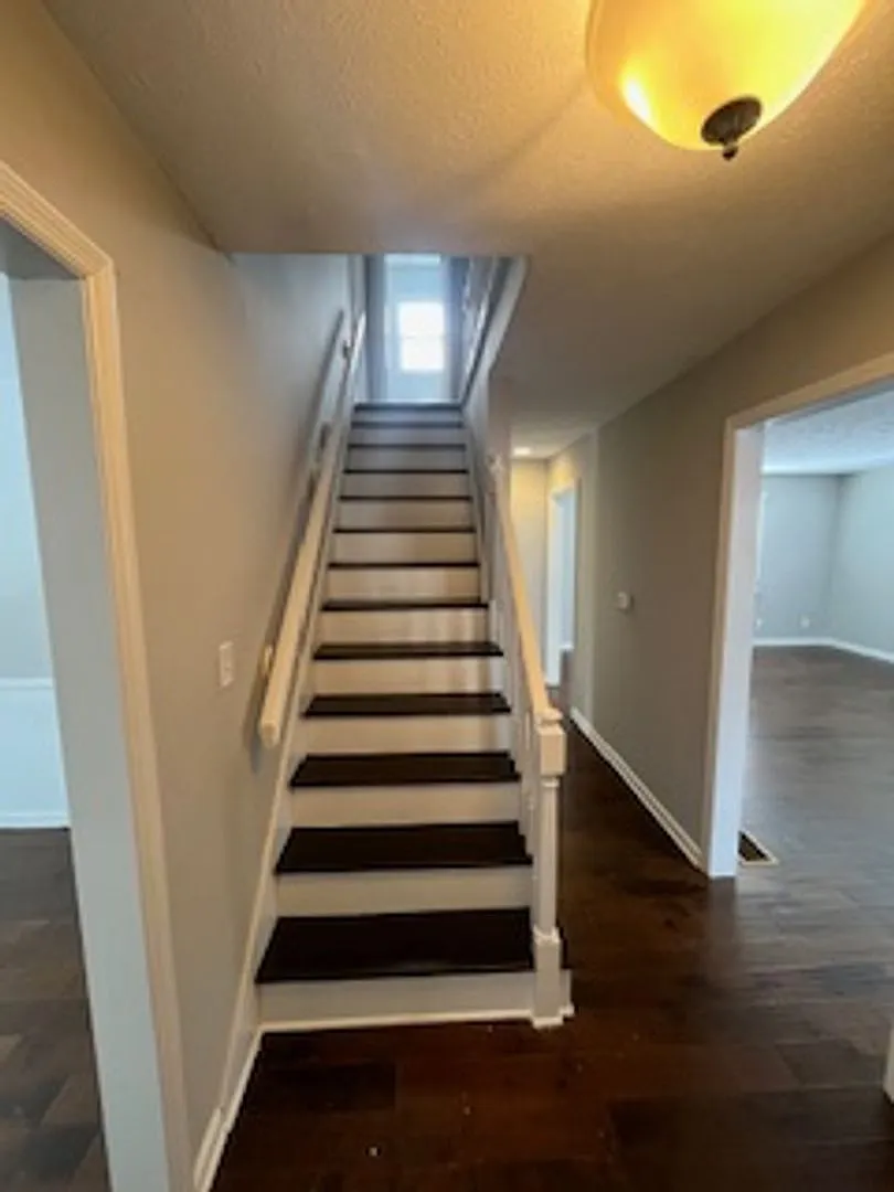 Sycamore Knolls: Comfort, Space & Convenience on Bloomington's East Side — Photo 3