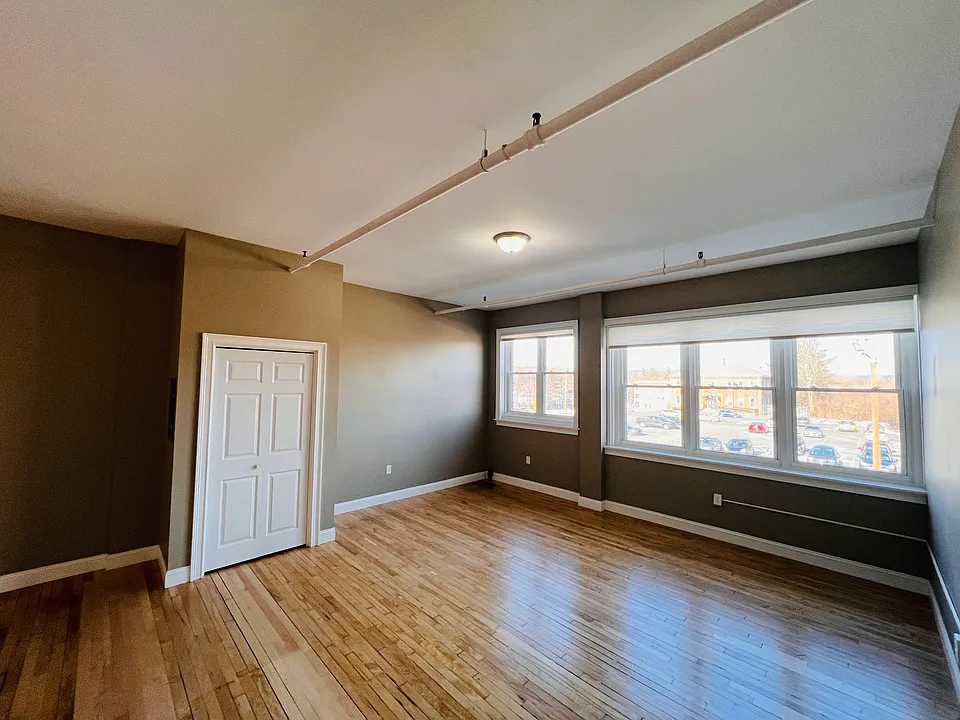 154-158 Main St #9