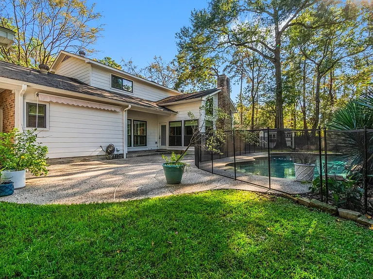 7 Elwood Hills Ct — Photo 44