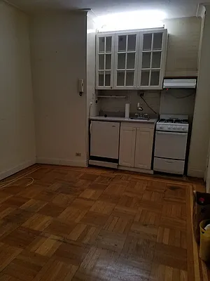 Rented by Allen Harris, LREB | media 5