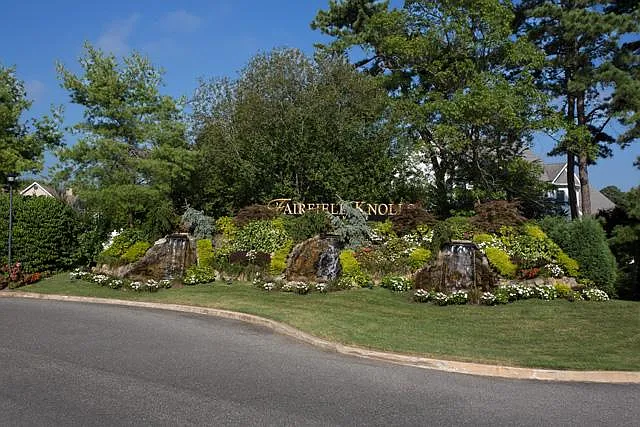 FAIRFIELD KNOLLS AT SAYVILLE WATERFALL ENTRY