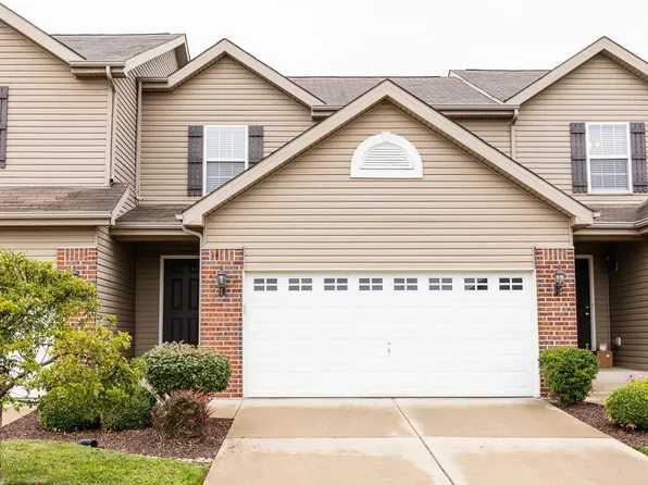 843 Foxgrove Dr, Fairview Heights, IL 62208