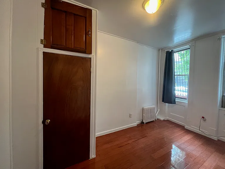 223 Van Brunt St #1R — Photo 6