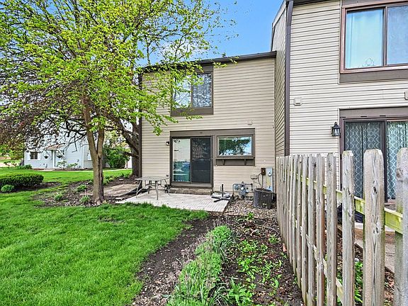 2nd image of 554 Alton Ct