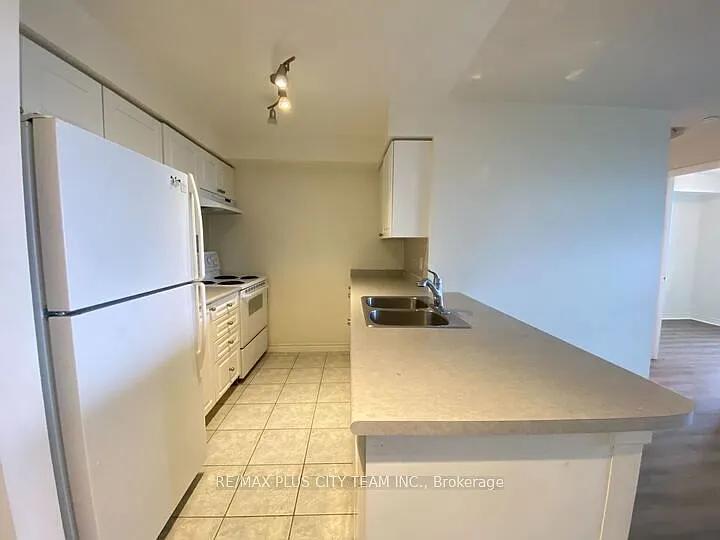 55 Strathaven Dr #1901 — Photo 8