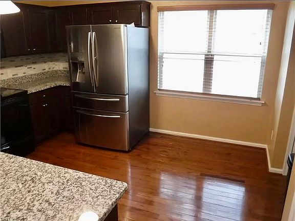 4th image of 2926 Scotia Dr
