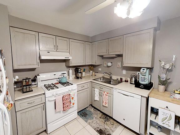 4th image of 11109 S 84th Ave APT 3B