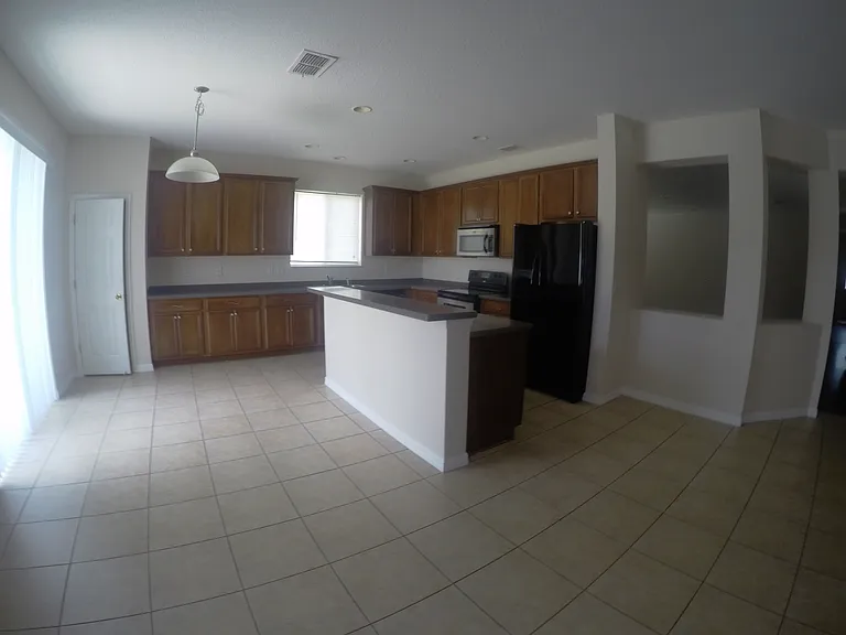 4624 Barbados Loop — Photo 9