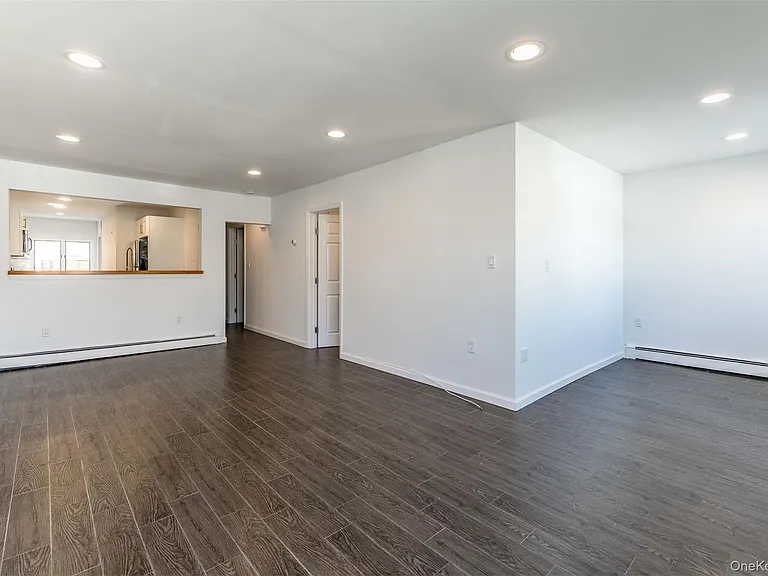 35 Tennesse Ave — Photo 5