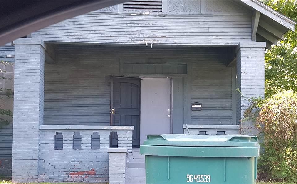 1st image of 1704 S Poplar St
