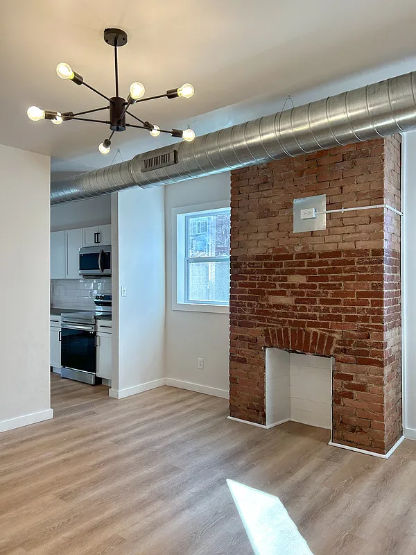1 bed, 1.0 bath, $1,250 — Photo 2