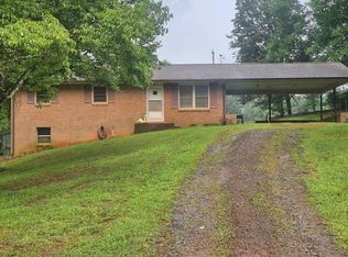 8061 Young Rd, Hickory, NC 28602