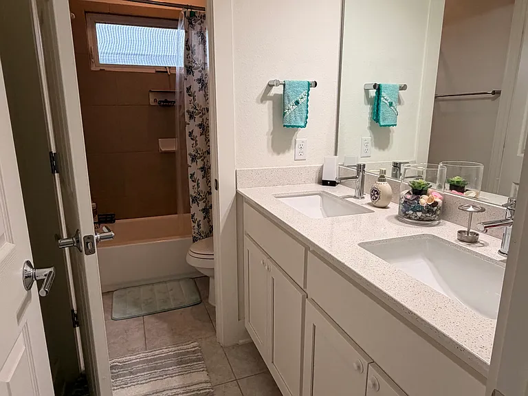 4413 Berkman Dr — Photo 17