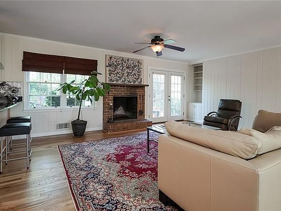 5th image of 4367 Laurel Cir SE
