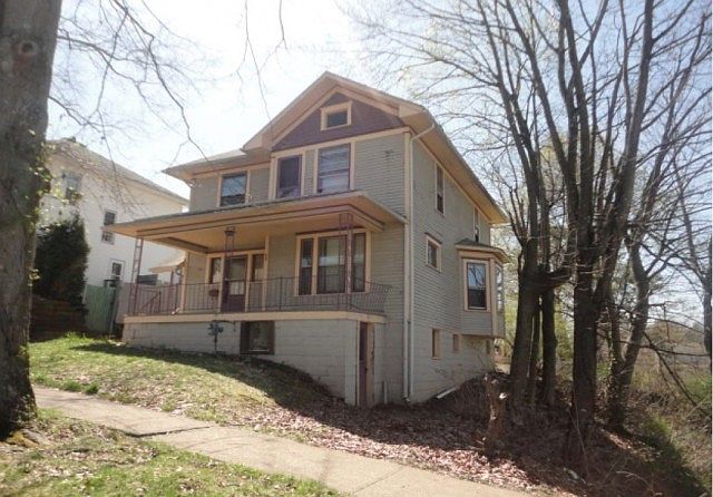 2nd image of 621 N 10th St