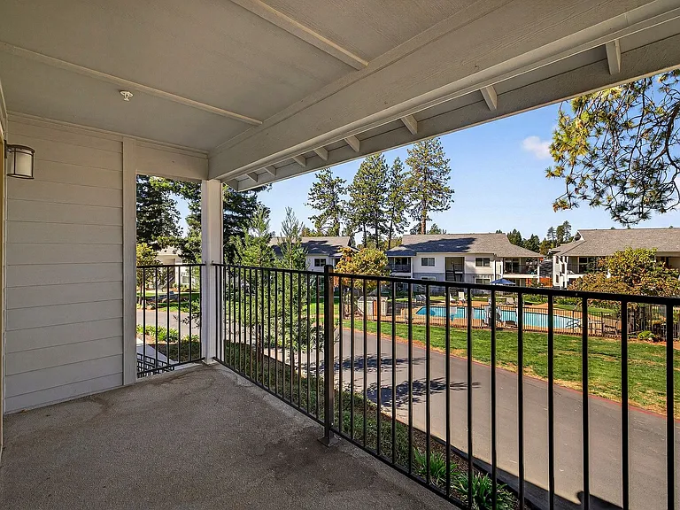 Villa Monterey Apartments — Photo 59
