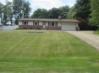 13485 Acorn Cir NW, Mogadore, OH 44260