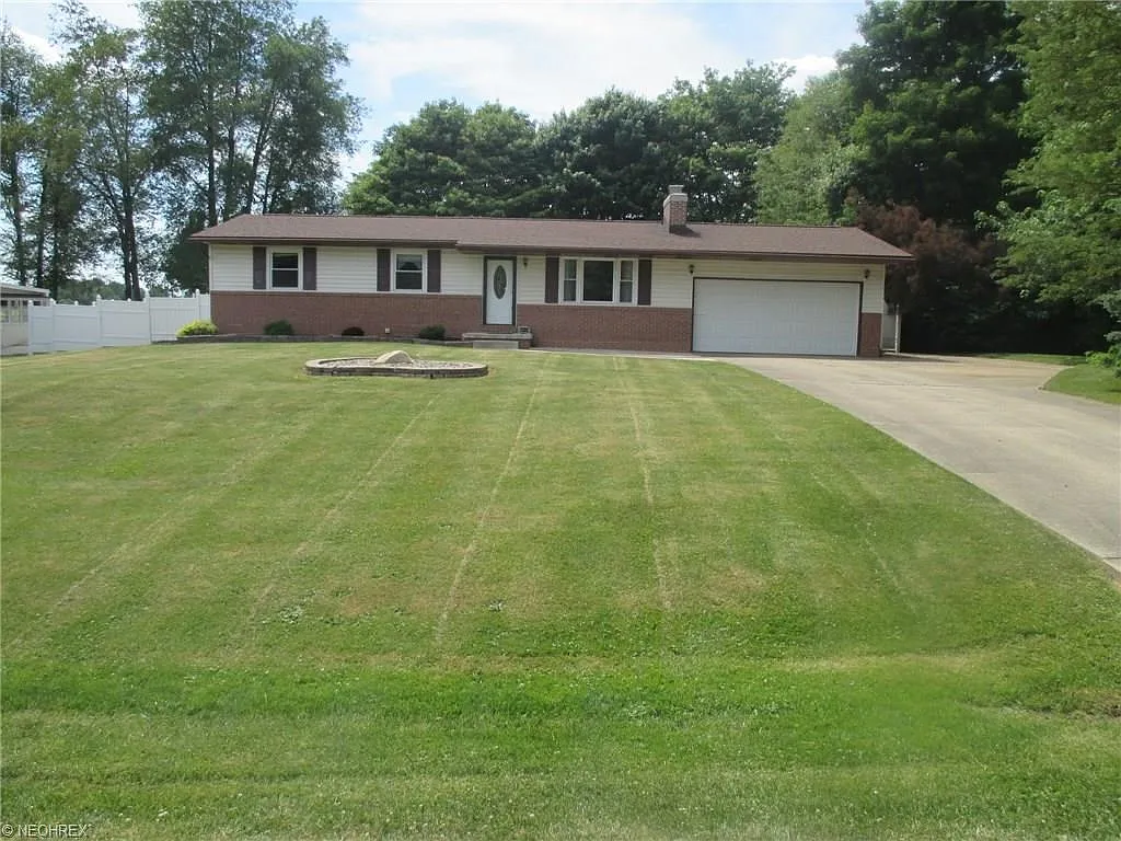 13485 Acorn Cir NW photo 1