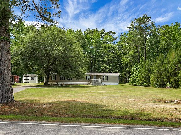 5th image of 605 Country Club Rd