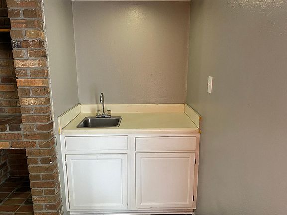 5th image of 257 Tinker Hill Cv APT D