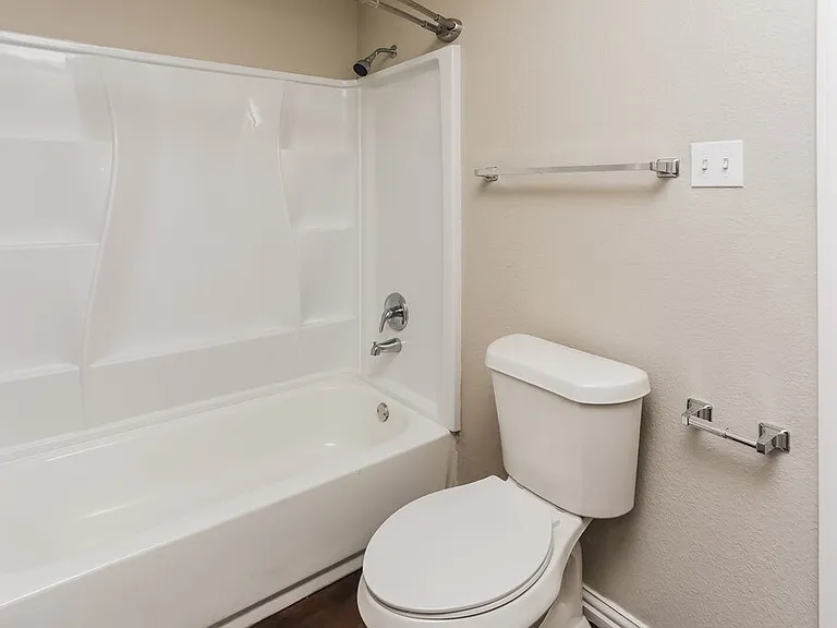 312 Singleton Dr — Photo 15