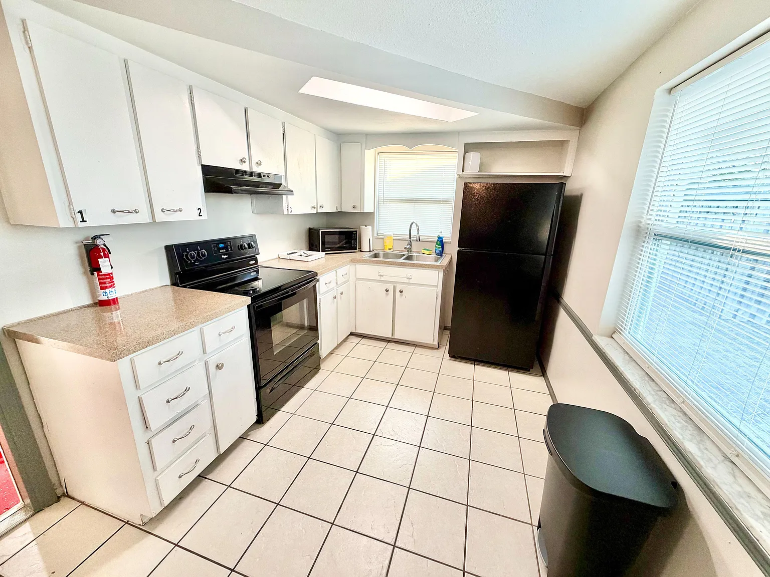4 bed, 1.0 bath, 1000 sqft, $910 — Photo 4