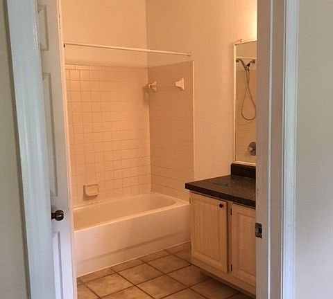 5th image of 4996 Lambridge Ct APT 102