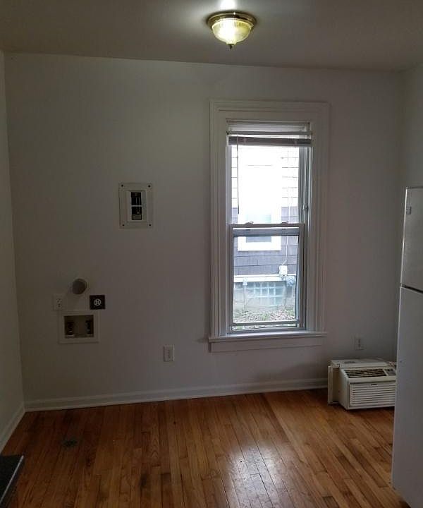 1st image of 505 Emmet St APT 2