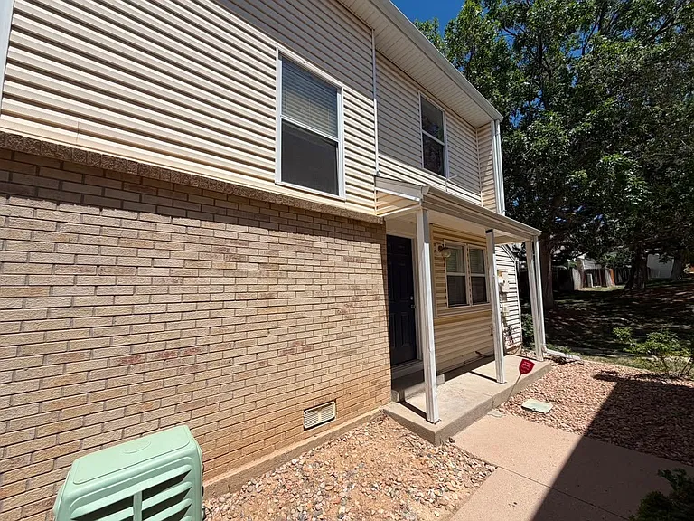 964 S Pitkin Ct — Photo 16