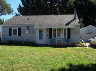 36 Homeland Rd, North Syracuse, NY 13212