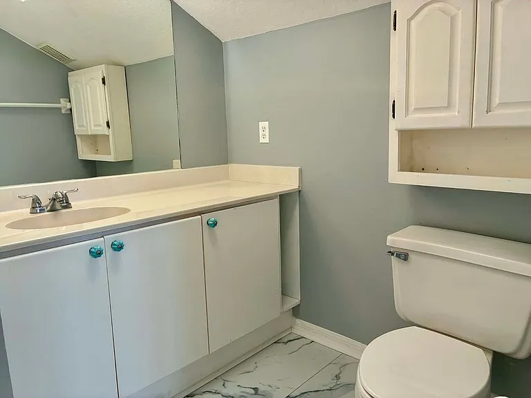 1930 Westminster Cir #2 — Photo 12