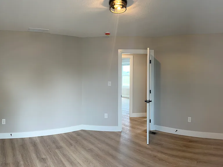 7042 SW Greenview Dr — Photo 3