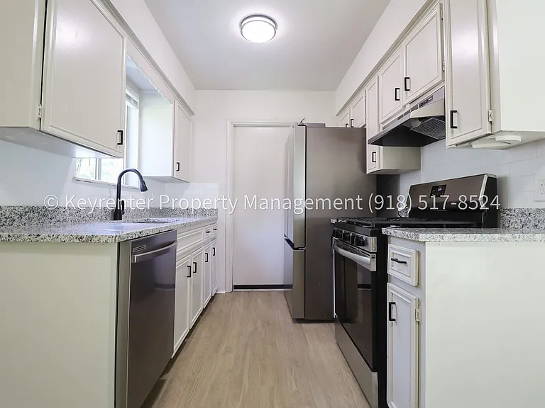 1820 S 5th Pl — Photo 18