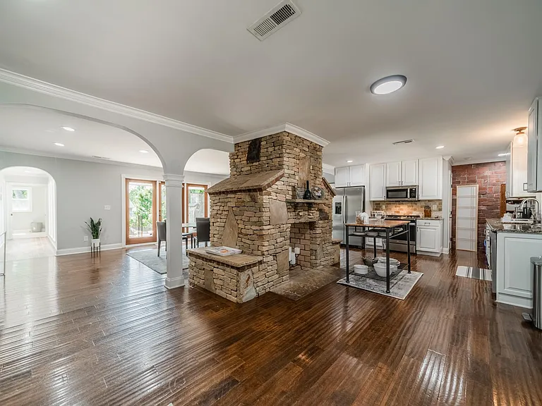 3147 Windsor Dr — Photo 7