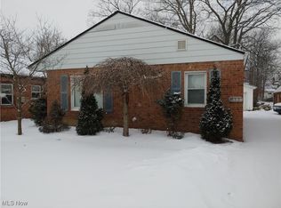 1152 Elmwood Rd, Mayfield Heights, OH 44124