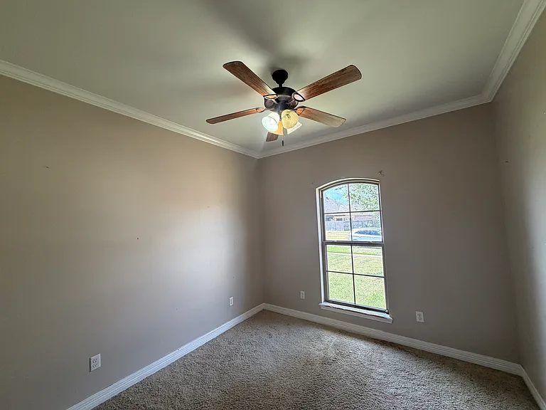 617 Alder Ln — Photo 12