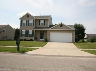 375 Pineview Dr, Belding, MI 48809