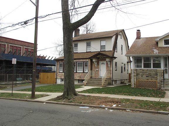 4th image of 216 Pomona Ave