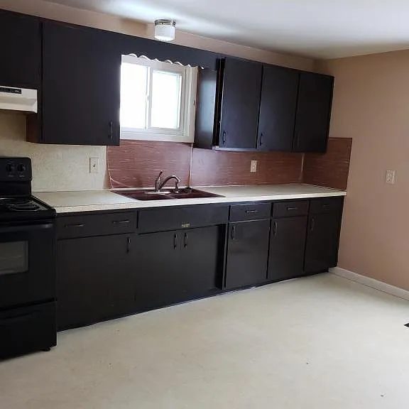 206 E Moore Ave — Photo 3
