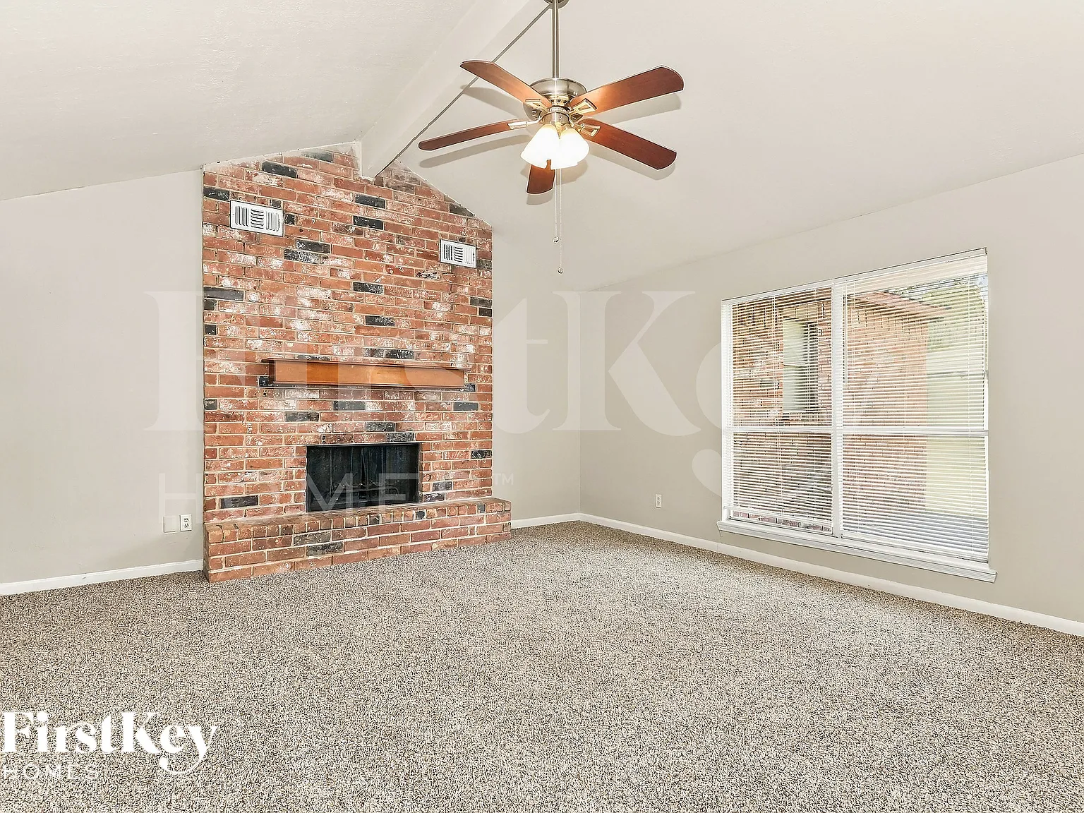 3 bed, 2.0 bath, 1454 sqft, $1,565 — Photo 4