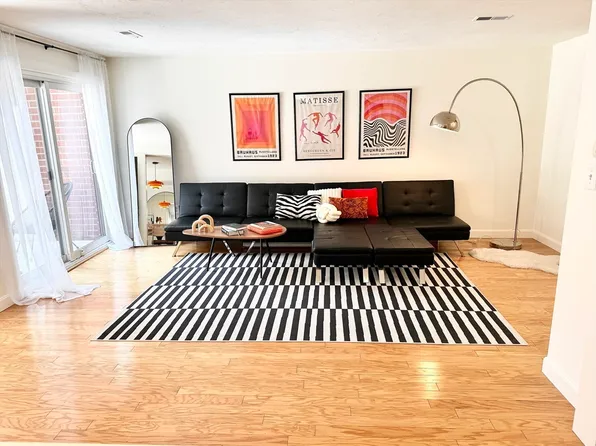 32 Elderwood Dr, Stoughton, MA 02072