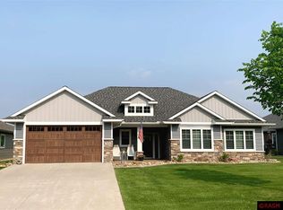 309 Dancing Waters Cir, Mankato, MN 56001