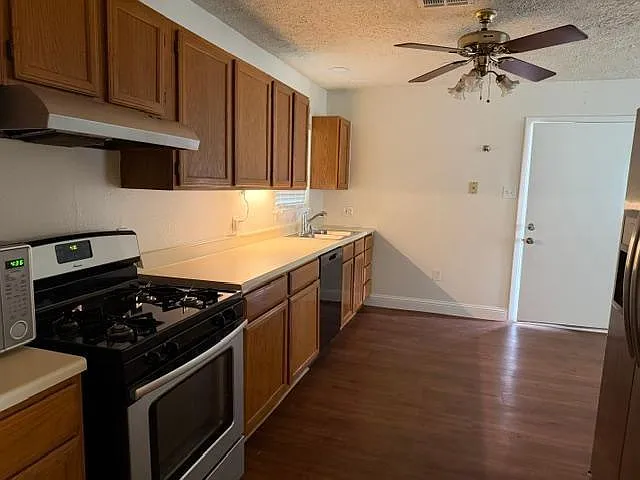 1805 Wycliffe Dr — Photo 9