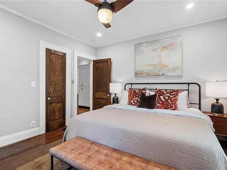 663 Yorkshire Rd NE — Photo 40