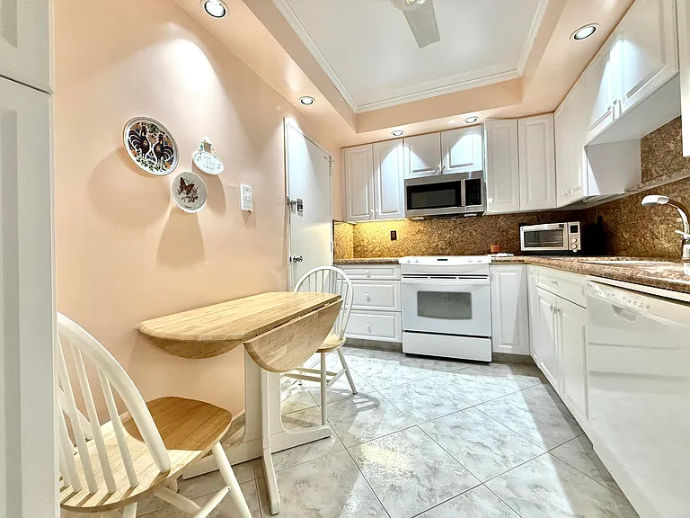 4250 Galt Ocean Dr #14T — Photo 32