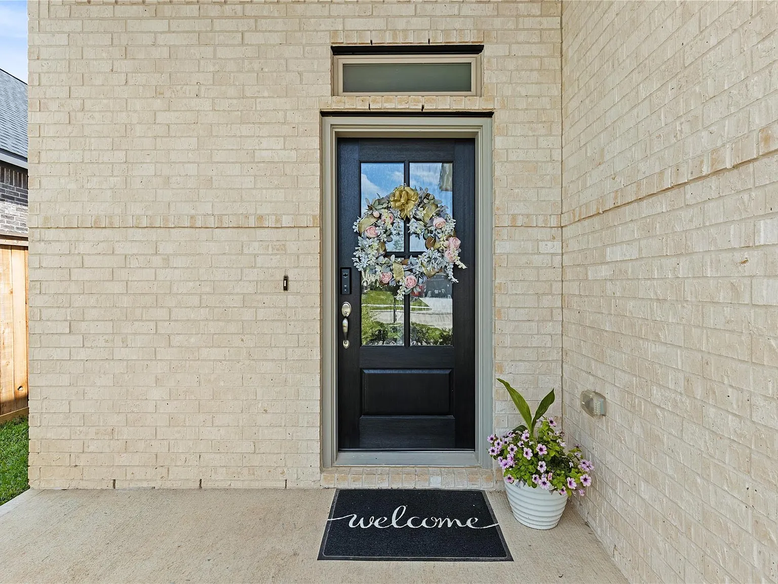 4 bed, 2.5 bath, 2698 sqft, $2,875 — Photo 4