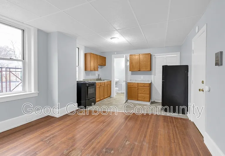 131 Allen St #12 — Photo 1